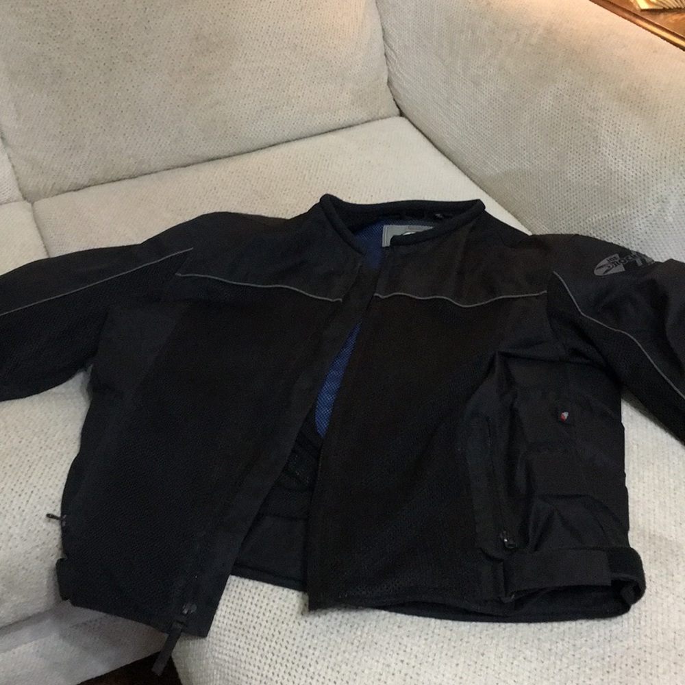 Men’s Riding Jacket with pads.